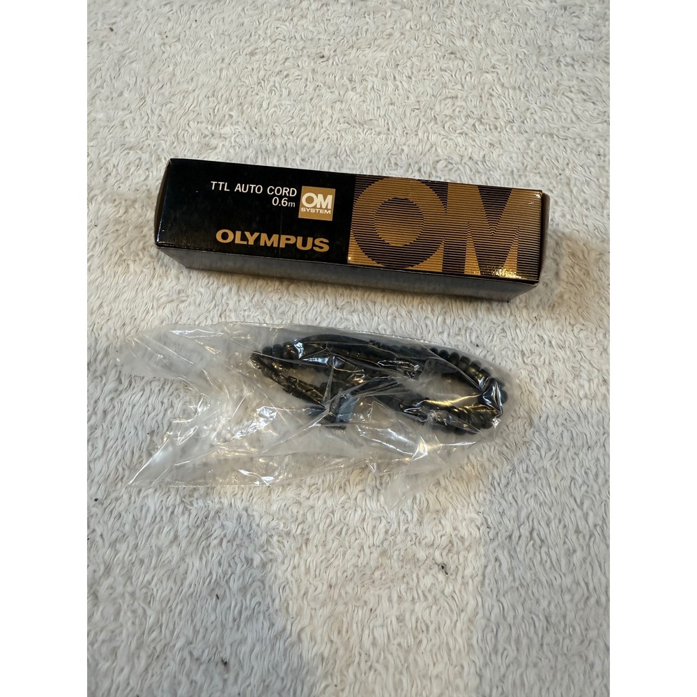 Olympus OM System TTL Auto Cord 0.6m Coiled Flash Sync Cable for Shoe 2 Only